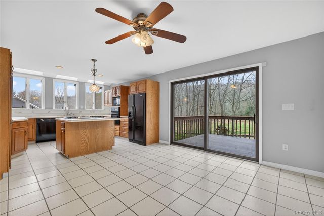 196 Vineyard Avenue, Highland, NY 12528