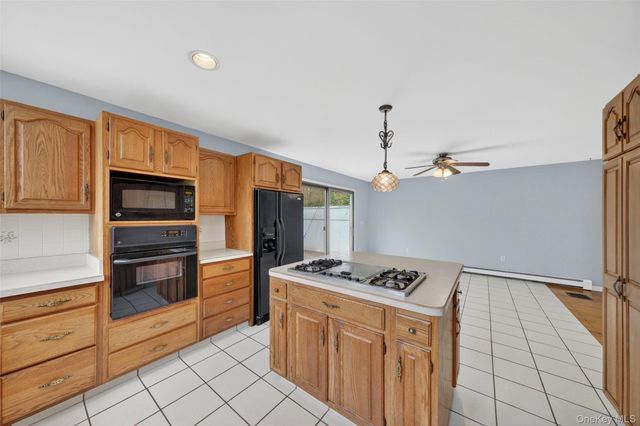 196 Vineyard Avenue, Highland, NY 12528