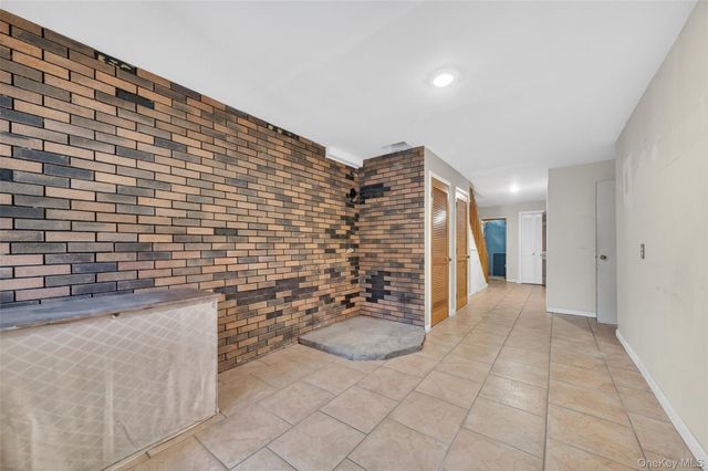 196 Vineyard Avenue, Highland, NY 12528