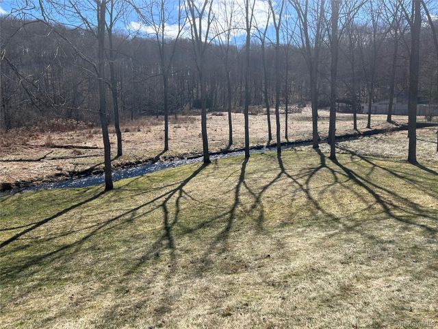 196 Vineyard Avenue, Highland, NY 12528