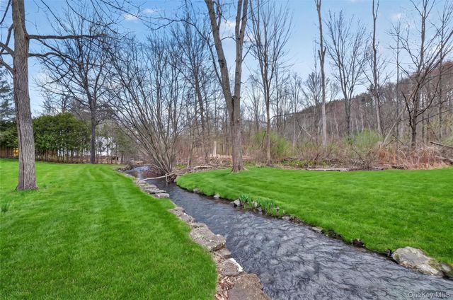 196 Vineyard Avenue, Highland, NY 12528