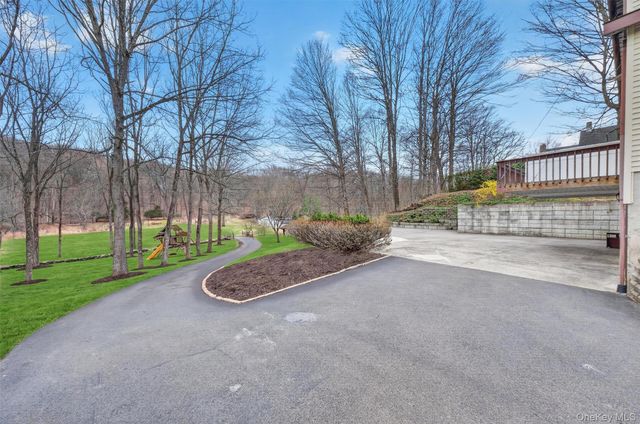 196 Vineyard Avenue, Highland, NY 12528