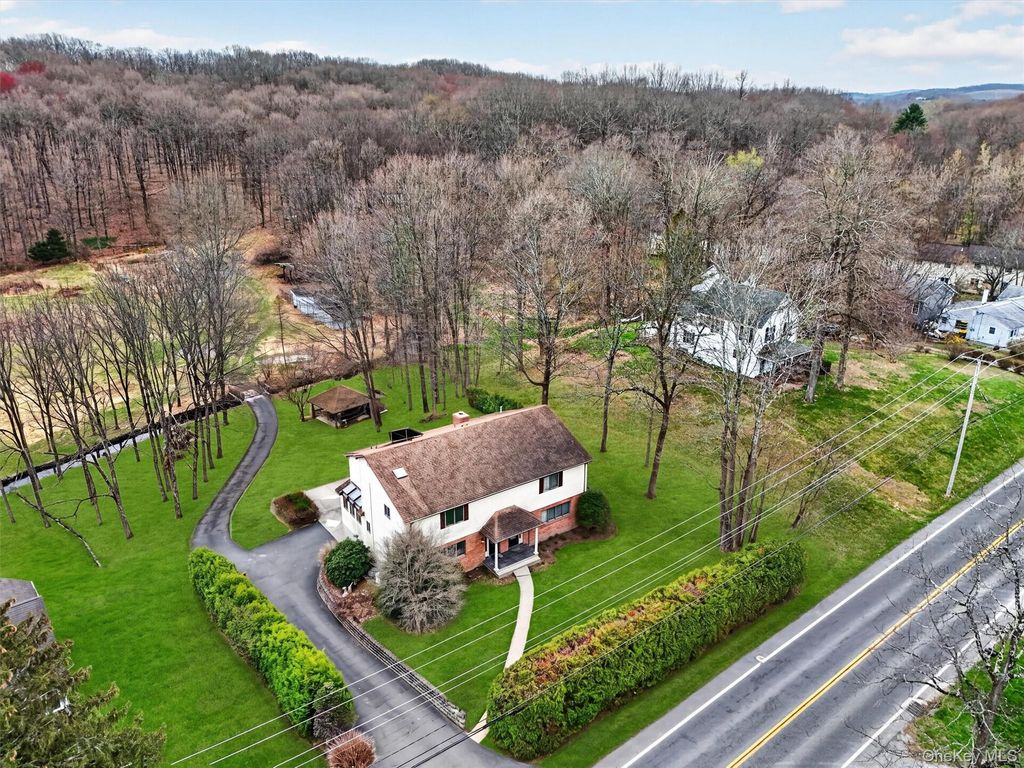 196 Vineyard Avenue, Highland, NY 12528
