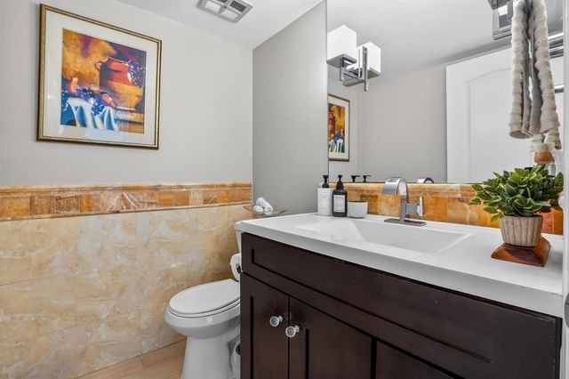 5600 N Flagler Drive 1106, West Palm Beach, FL 33407