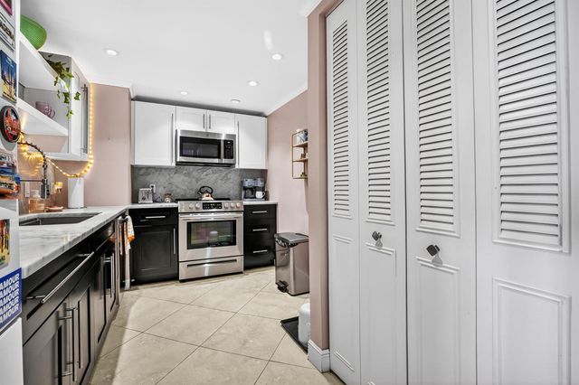 5600 N Flagler Drive 1106, West Palm Beach, FL 33407