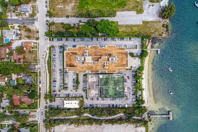 5600 N Flagler Drive 1106, West Palm Beach, FL 33407
