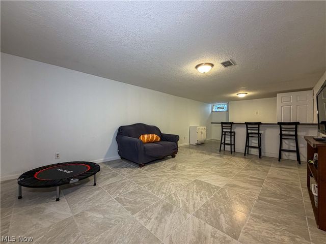 3161 Kingston Lane, Youngstown, OH 44511