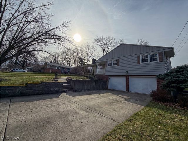 3161 Kingston Lane, Youngstown, OH 44511