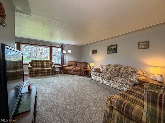 3161 Kingston Lane, Youngstown, OH 44511