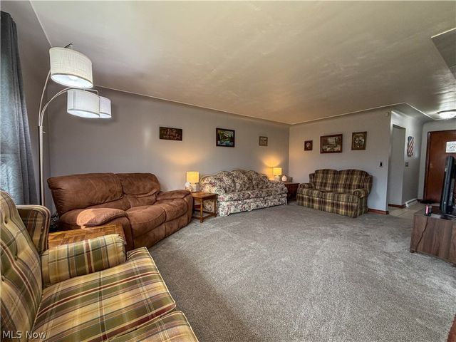 3161 Kingston Lane, Youngstown, OH 44511