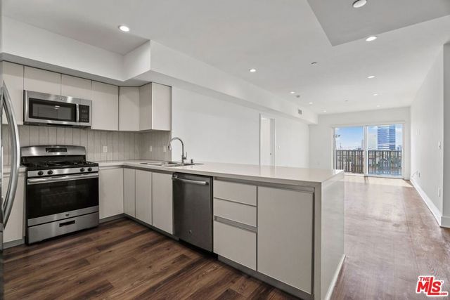 1233 Westgate 403, Los Angeles, CA 90025