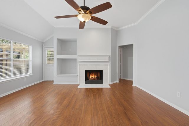 18 Mulberry Glen Place, The Woodlands, TX 77382