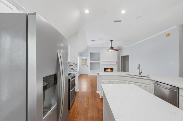 18 Mulberry Glen Place, The Woodlands, TX 77382