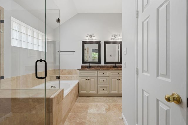18 Mulberry Glen Place, The Woodlands, TX 77382