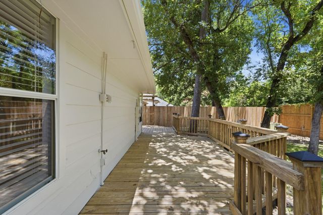 18 Mulberry Glen Place, The Woodlands, TX 77382