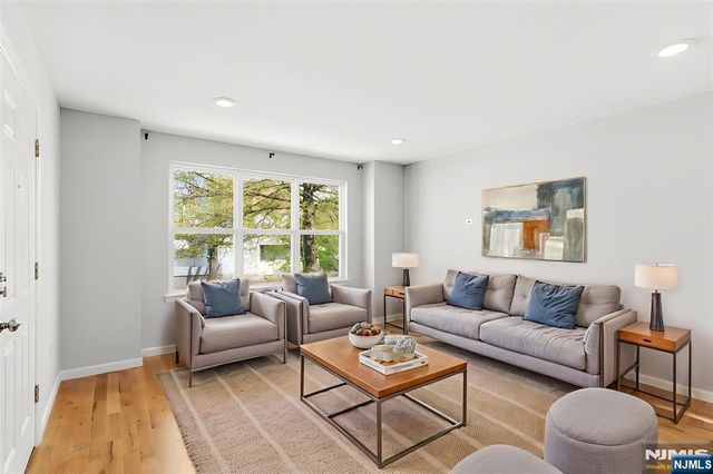 262 2nd Avenue, Newark, NJ 07107