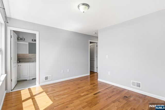 262 2nd Avenue, Newark, NJ 07107