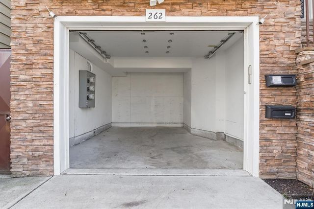 262 2nd Avenue, Newark, NJ 07107