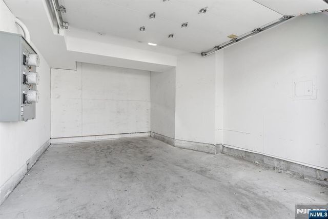 262 2nd Avenue, Newark, NJ 07107