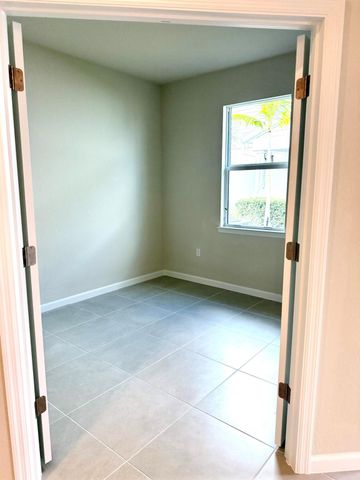 10250 SW Captiva Drive, Port St Lucie, FL 34987