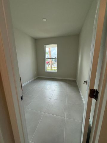 10250 SW Captiva Drive, Port St Lucie, FL 34987