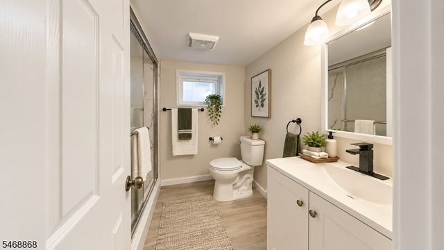 136 W Colfax Ave, Roselle Park Boro, NJ 07204