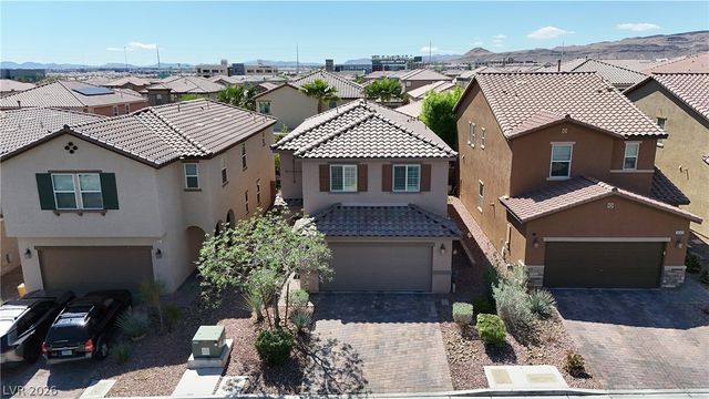 9221 Valley Betica Avenue, Las Vegas, NV 89148