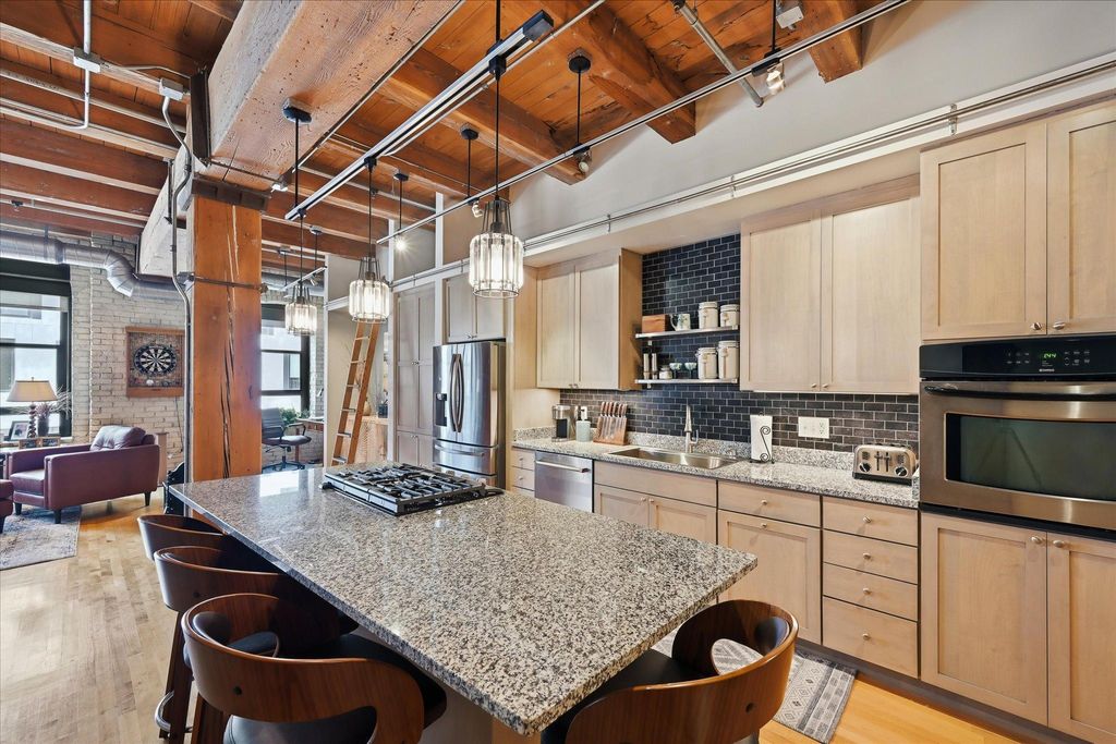 607 Washington Avenue S 202, Minneapolis, MN 55415 — photo 2