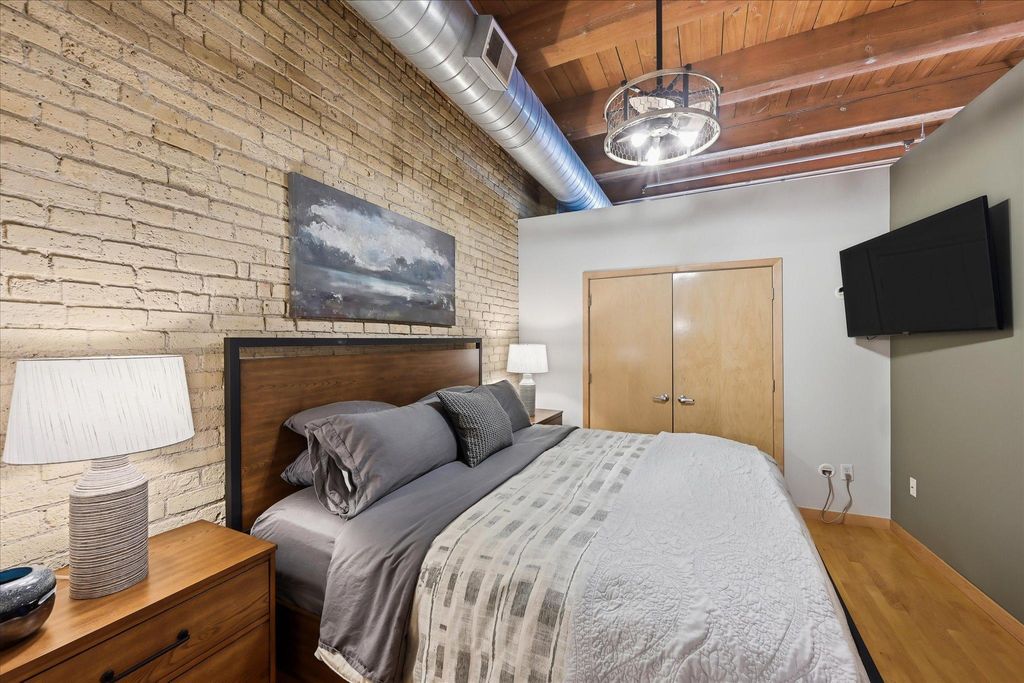 607 Washington Avenue S 202, Minneapolis, MN 55415 — photo 3