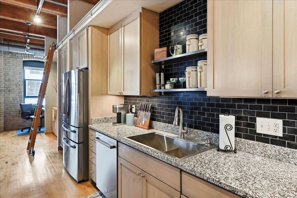 607 Washington Avenue S 202, Minneapolis, MN 55415 — photo 4