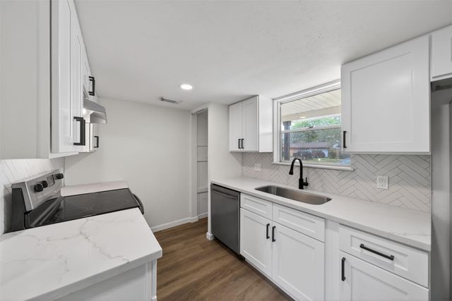 9931 Old Orchard Road, La Porte, TX 77571