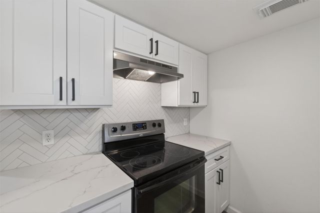 9931 Old Orchard Road, La Porte, TX 77571