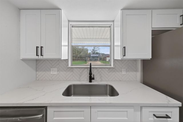 9931 Old Orchard Road, La Porte, TX 77571