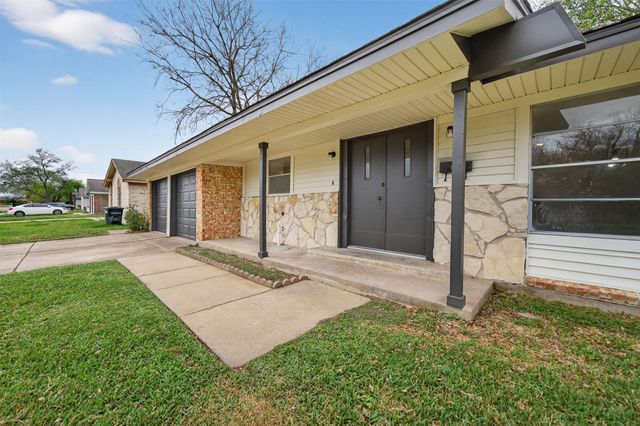 9931 Old Orchard Road, La Porte, TX 77571