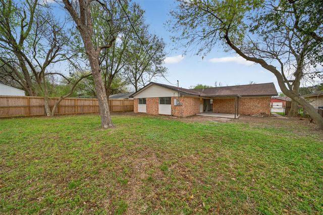 9931 Old Orchard Road, La Porte, TX 77571