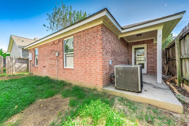 7308 Avenue R, Galveston, TX 77551