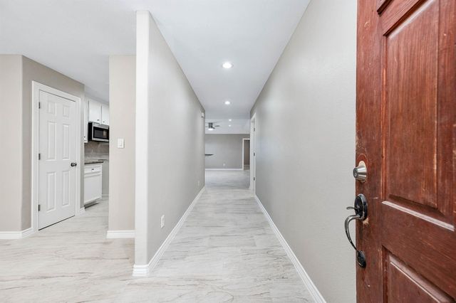 7308 Avenue R, Galveston, TX 77551