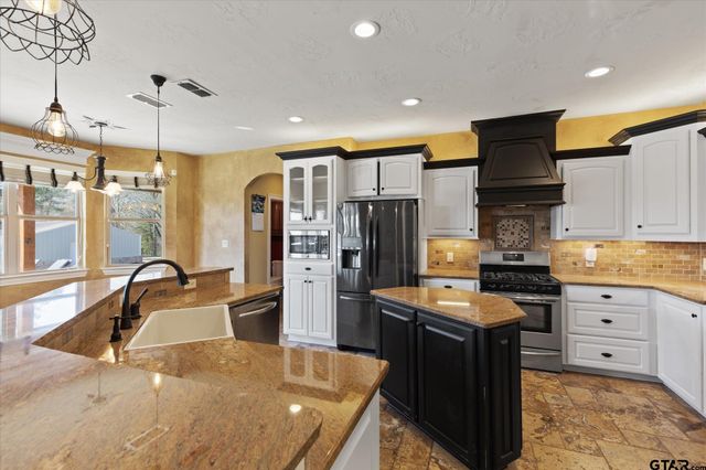 770 Dennard St., Longview, TX 75605