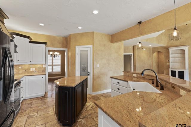 770 Dennard St., Longview, TX 75605