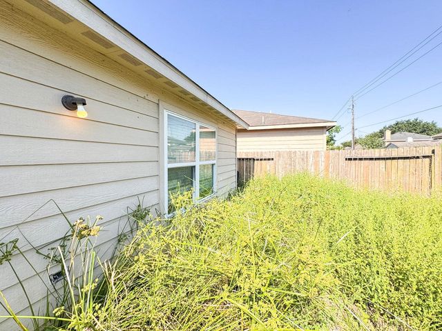 13318 Pine Tree Forest Trail, Houston, TX 77049