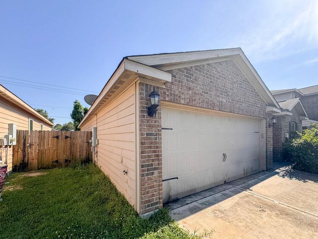 13318 Pine Tree Forest Trail, Houston, TX 77049