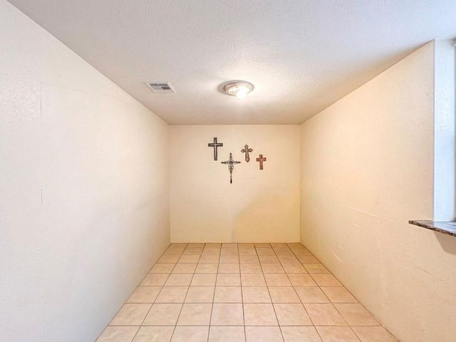 13318 Pine Tree Forest Trail, Houston, TX 77049