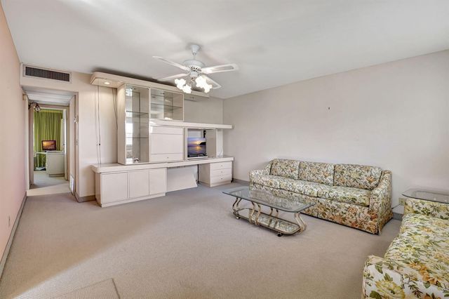 325 Saxony G, Delray Beach, FL 33446