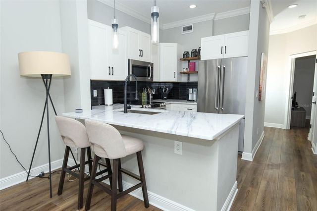 2202 ELIZABETH AVENUE B, Orlando, FL 32804