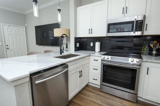 2202 ELIZABETH AVENUE B, Orlando, FL 32804