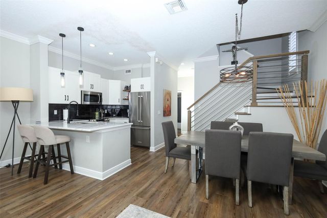 2202 ELIZABETH AVENUE B, Orlando, FL 32804