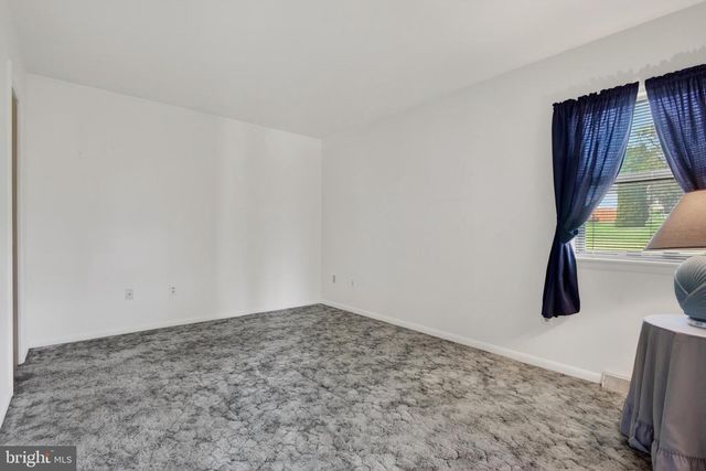 342 LARKIN DR, Red Lion, PA 17356