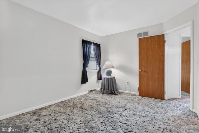 342 LARKIN DR, Red Lion, PA 17356