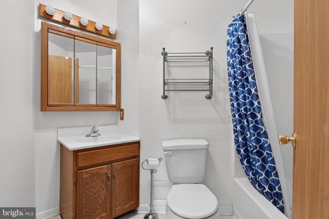 342 LARKIN DR, Red Lion, PA 17356