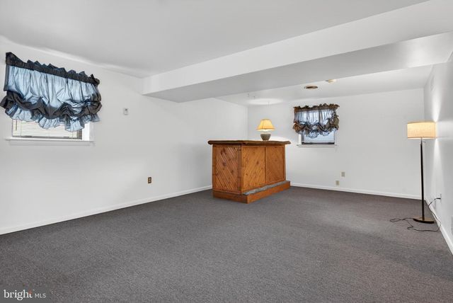 342 LARKIN DR, Red Lion, PA 17356